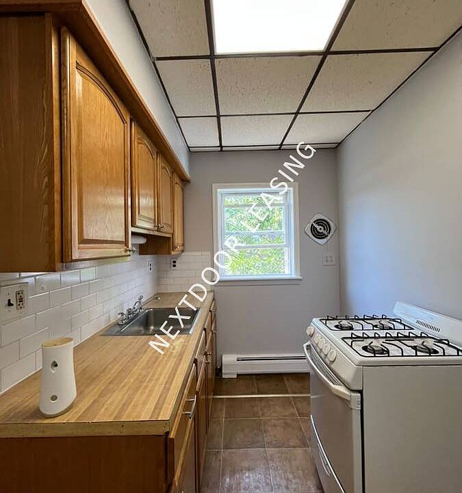 1st image of 75 Broadway APT 2