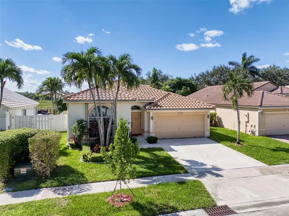 2034 NW 145th Ave, Pembroke Pines, FL 33028