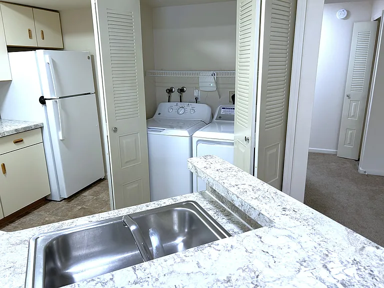 Heatherwood Apartments — Photo 34
