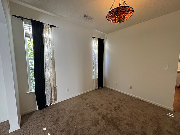 5th image of 223 Southlake Pl