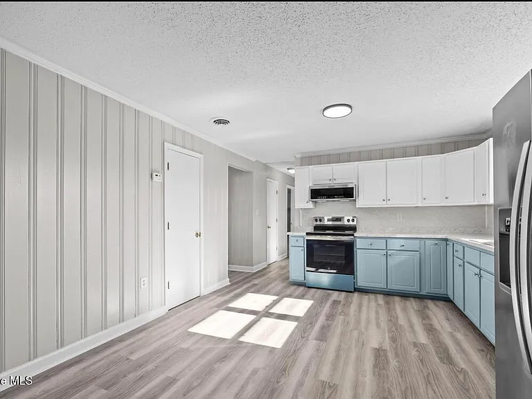 113 Mexico Rd #1 — Photo 14