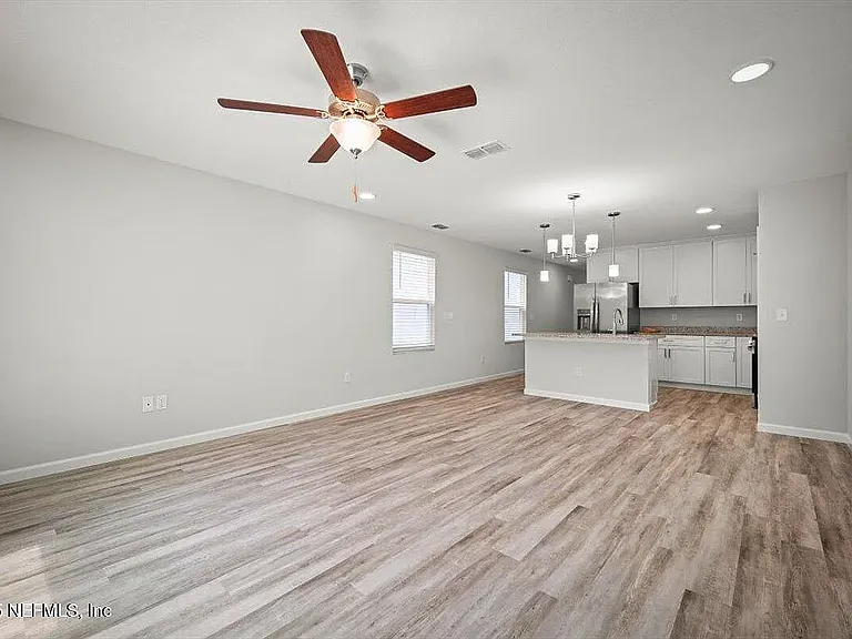 8918 Free Ave — Photo 12