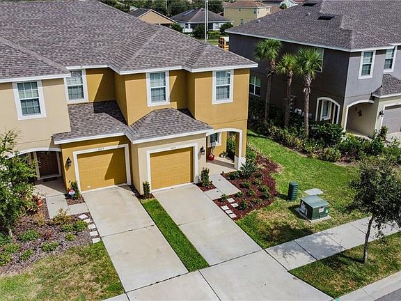 3rd image of 7025 Woodchase Glen Dr