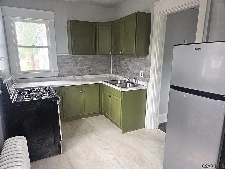1018 Bucknell Ave — Photo 8