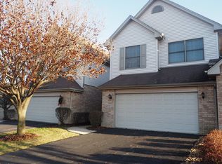 8735 Crystal Creek Dr, Orland Park, IL 60462