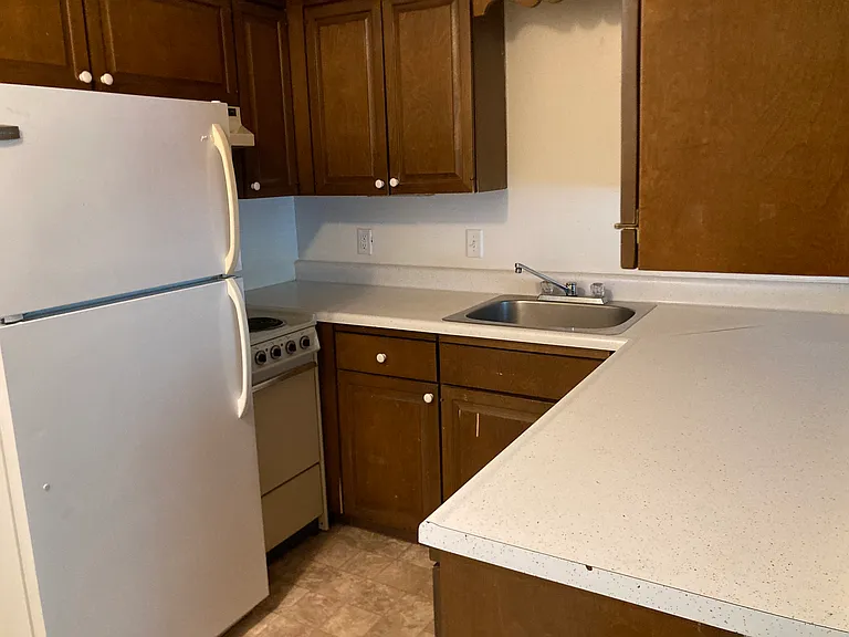 151 W Lincoln Hwy #0 — Photo 2