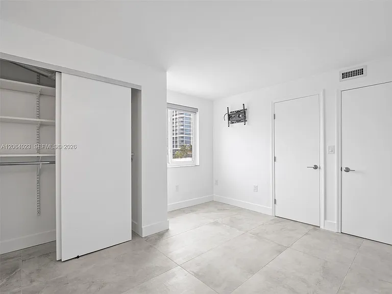 6725 Harding Ave #504 — Photo 7