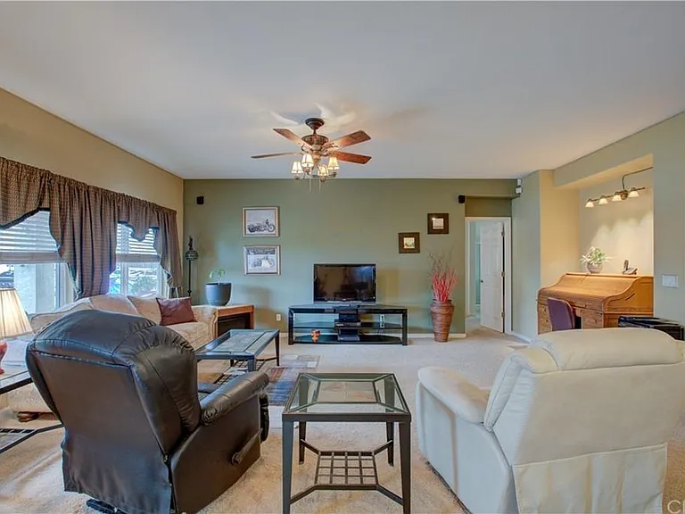 1411 Esplanade Dr — Photo 1