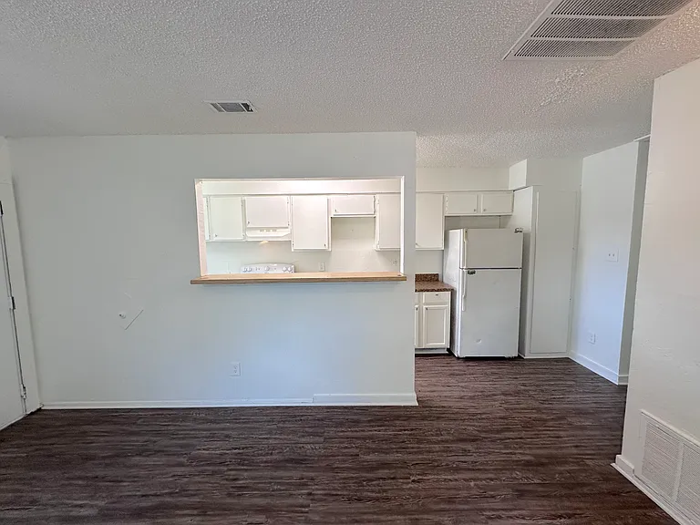 5408 Helmick Ave #5408 — Photo 6
