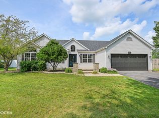 607 Yellowstone Ln, Yorkville, IL 60560