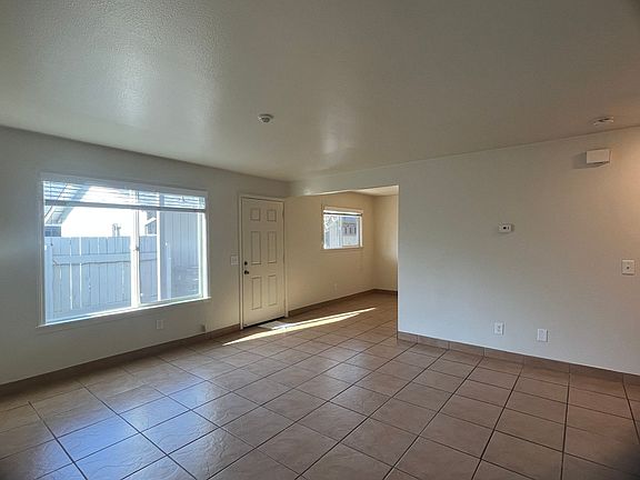 4th image of 2555 W Steele Ln #H