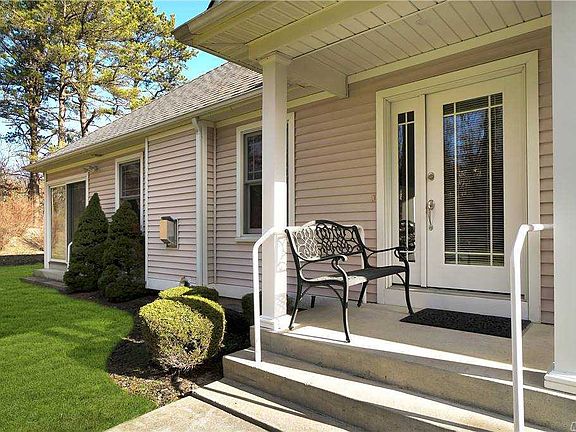 3rd image of 17 White Oak Ct