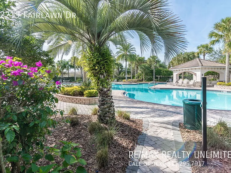 12219 Fairlawn Dr — Photo 46