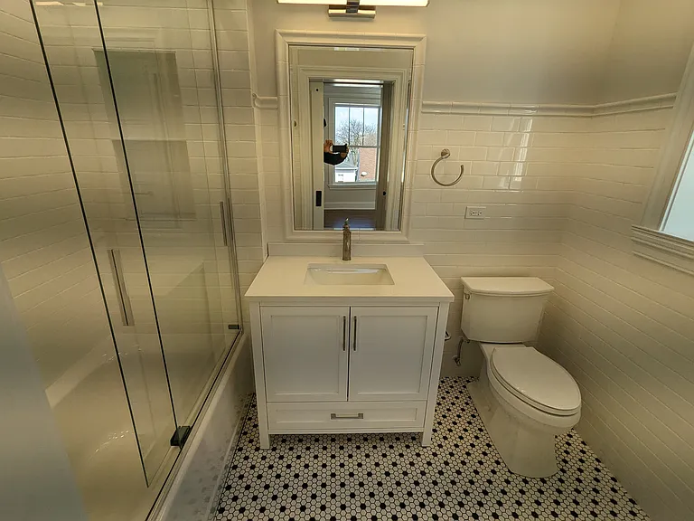 1846 W Belle Plaine Ave #1 — Photo 7
