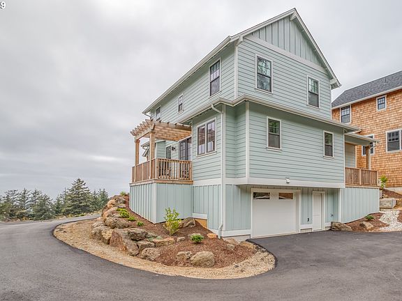 3rd image of 710 NE Lillian Ln Lot 6