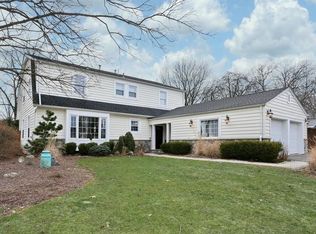 25 Yorkshire Dr, Suffern, NY 10901