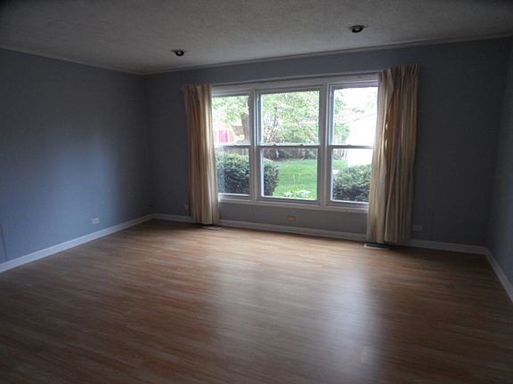 5th image of 414 N Warwick Ave