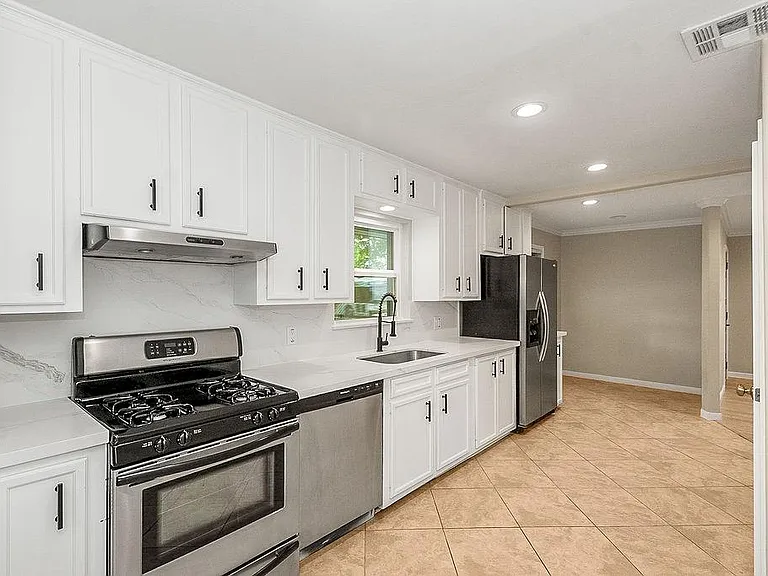 5037 W 43rd St — Photo 17