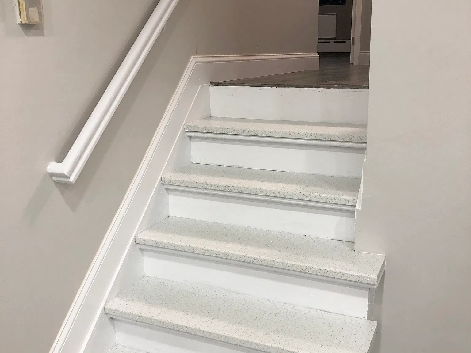 3 bed, 1000 sqft, $3,300 — Photo 3