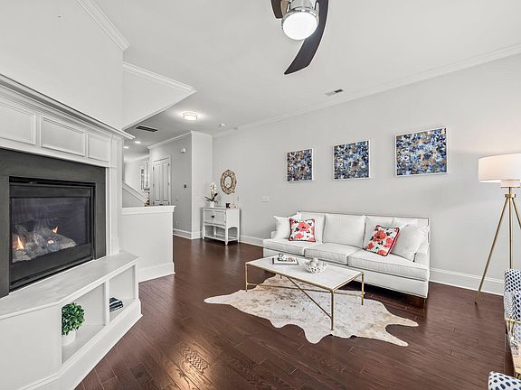 5th image of 3604 Julia Ln