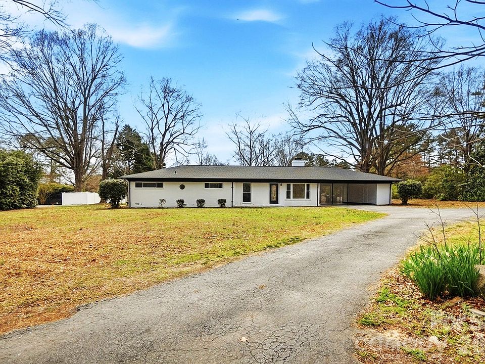 1st image of 125A Forest Hills Dr