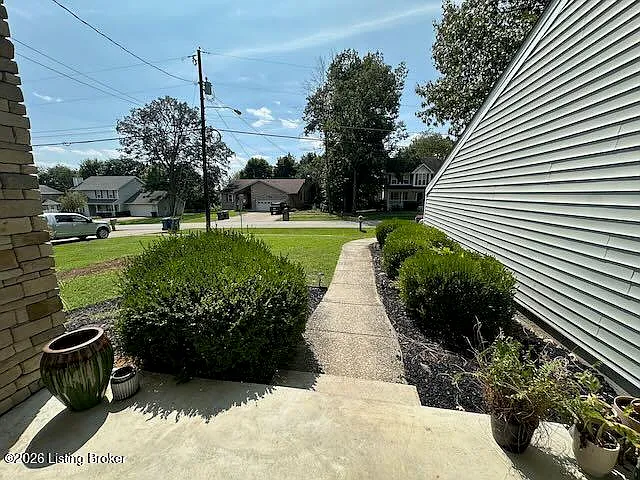 3 bed, 3.5 bath, 2561 sqft, $2,995 — Photo 4