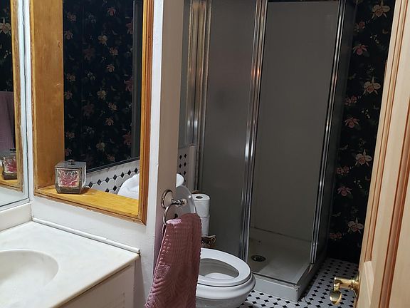 3rd image of 138 Eleanor Dr