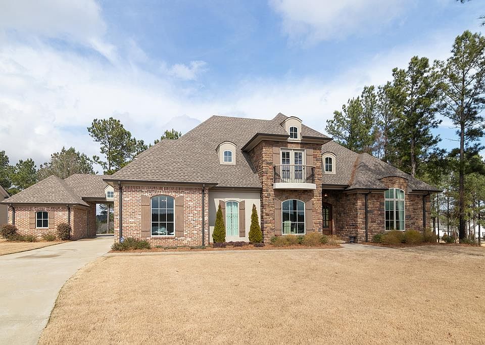 1st image of 303 Fazio Dr