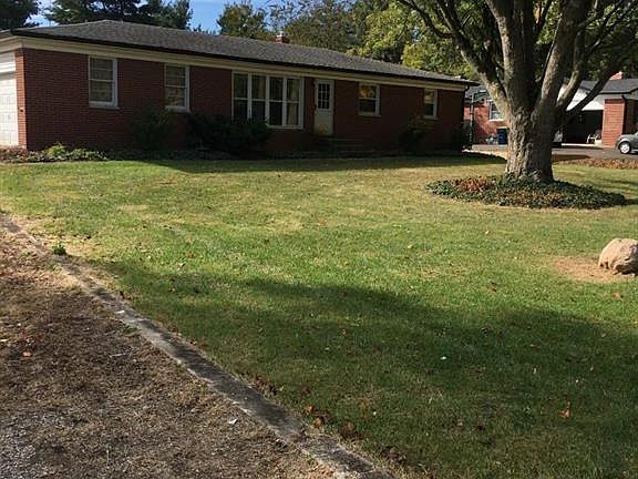 2nd image of 327 E Dixie Dr