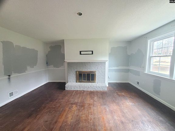 3rd image of 1842 Cunningham Rd
