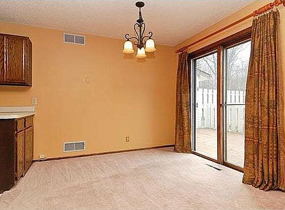 4th image of 200 Wentworth Avenue W