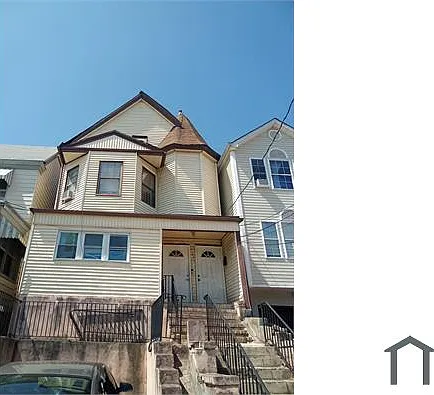 3 bed, $2,300 — Photo 4