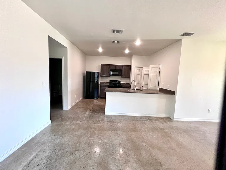2313 Zanoletti Dr #B — Photo 15
