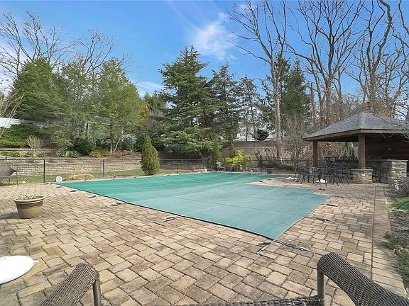 4th image of 119 Laurel Dr