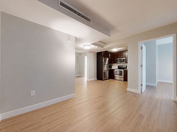 5th image of 237 E 34th St APT 401