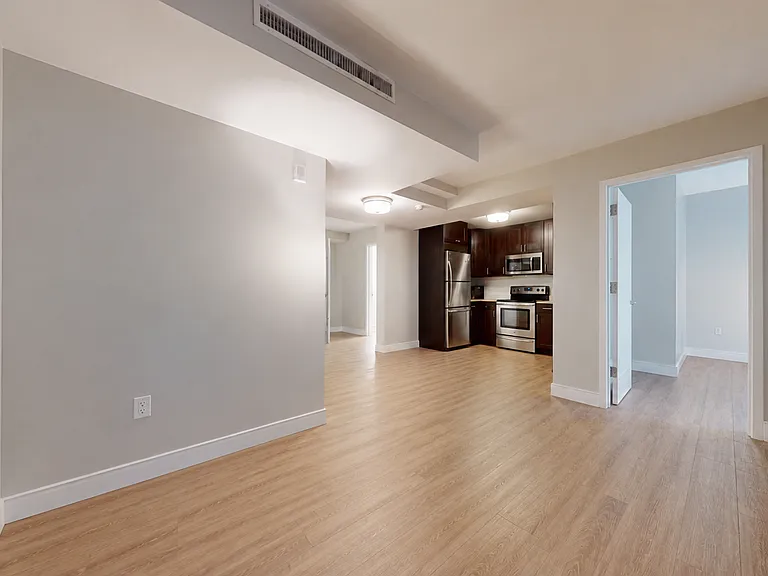 237 E 34th St #401 — Photo 5