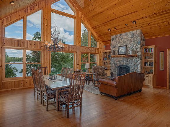 5th image of 2392 Fahrenholz Rd NE