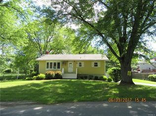 1 Meadowbrook Ln, Goshen, NY 10924