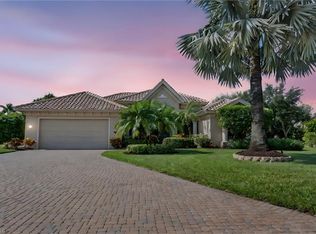 990 Tivoli Ct, Naples, FL 34104
