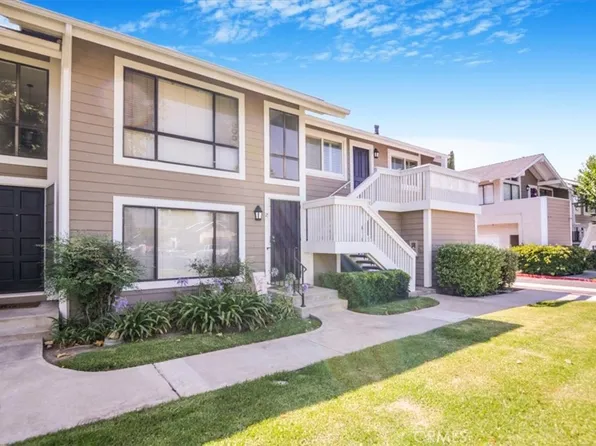 700 W Walnut Ave APT 17, Orange, CA 92868