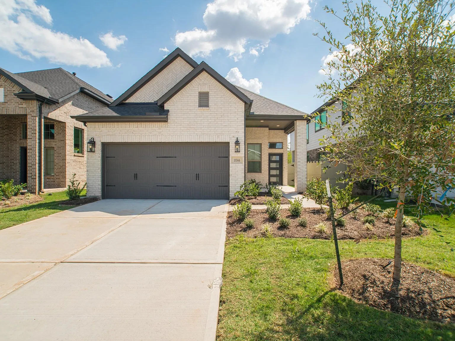 3 bed, 2.0 bath, 1683 sqft, $2,650 — Photo 1