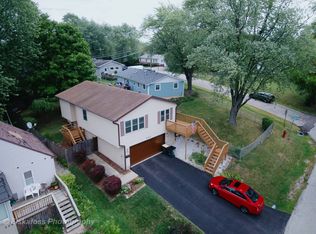 527 N Prospect Dr, Round Lake Park, IL