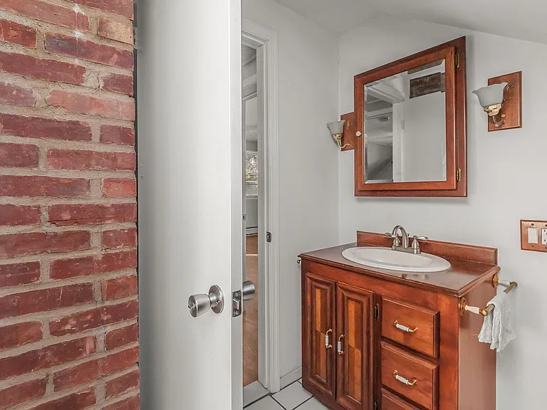 305 N Park Dr — Photo 16