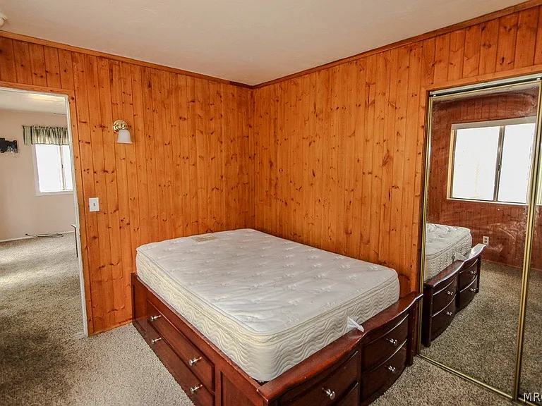 870 Ash Ln — Photo 26
