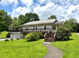 111 Daniels St, Fayetteville, WV 25840