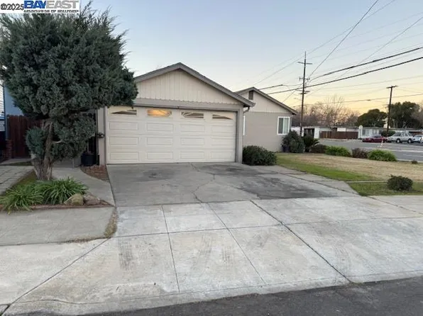 1205 Marguerite St, Livermore, CA 94550