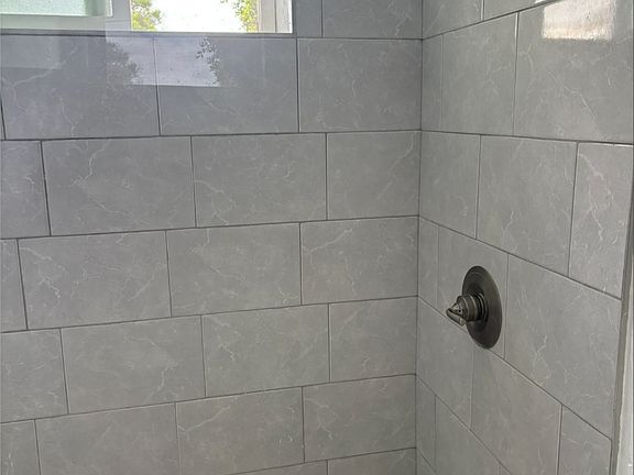 5th image of 2561 Crestline Dr APT C