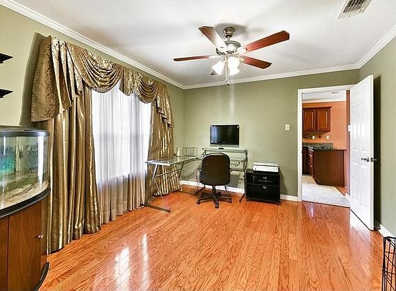 4th image of 4104 Lake Trail Dr