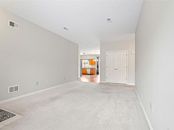 5th image of 41 Elena Ave