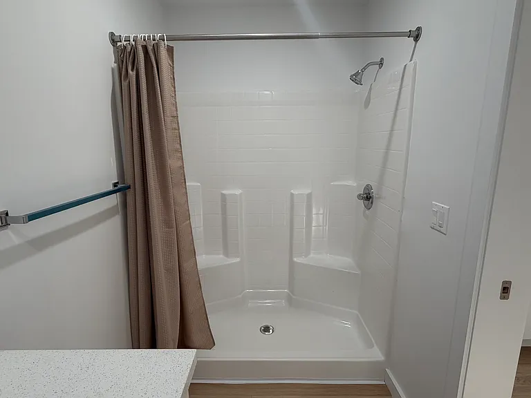 6012 10th Ave #101 — Photo 4